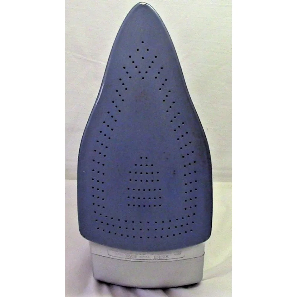 Hamilton Beach 19902R 1700W Digital Iron with Retractable Cord - Purple